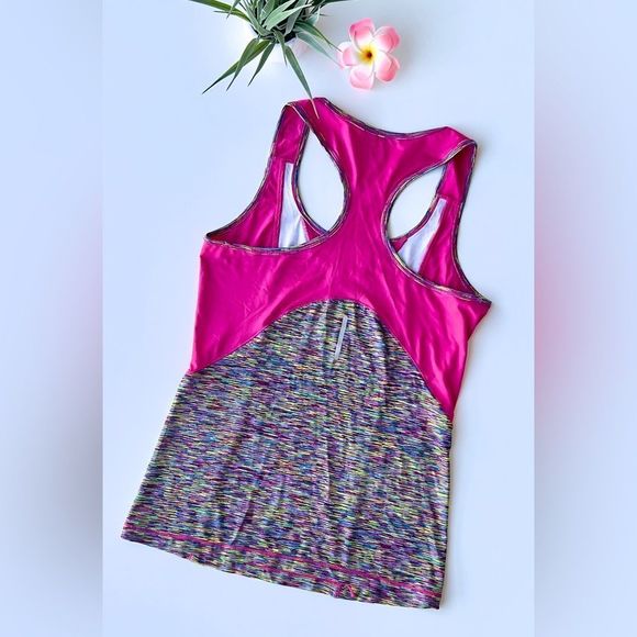 REEBOK Training Top - Picture 2 of 3